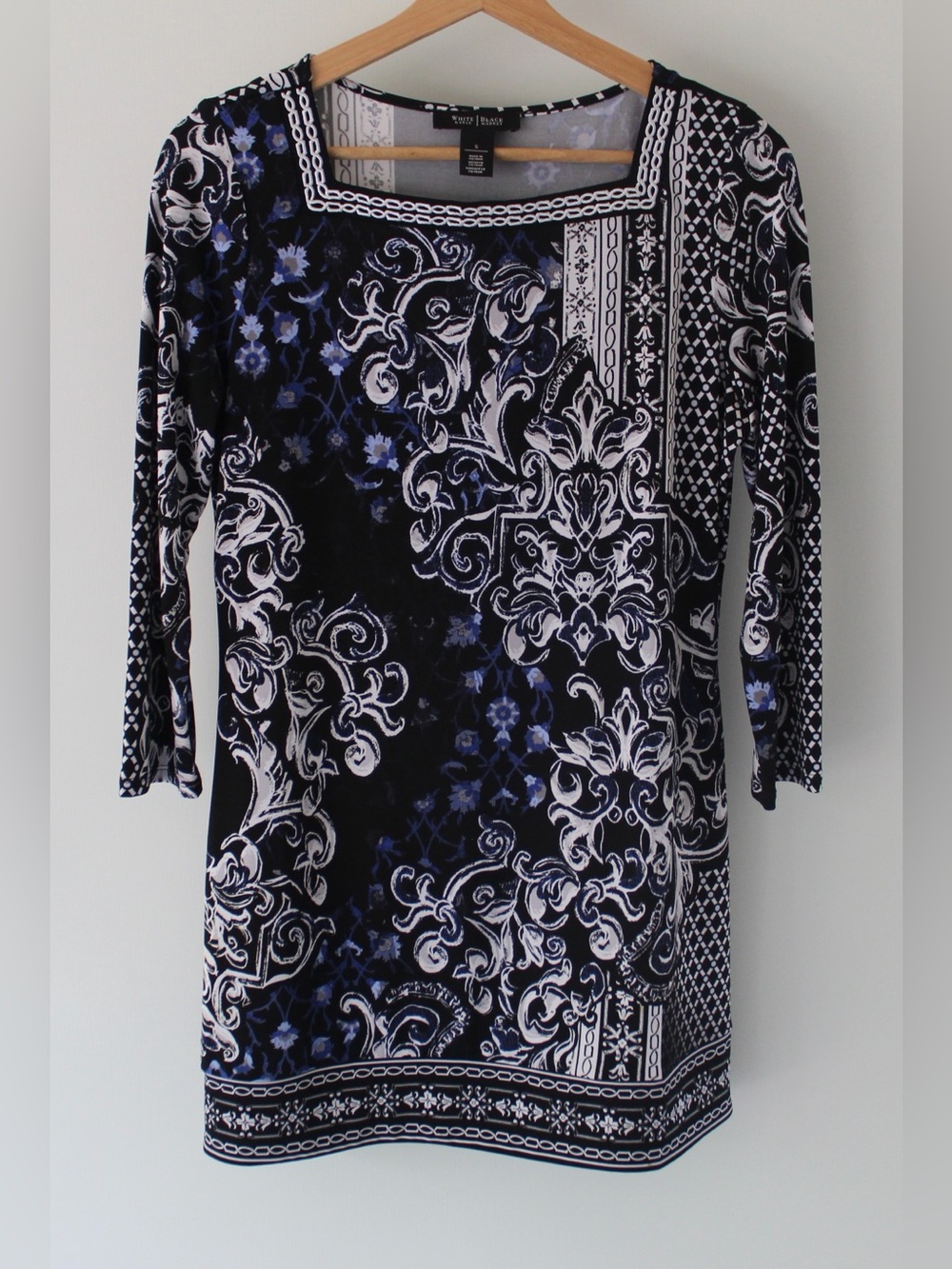 White House Black Market Printed Long Sleeve Tunic Top in Black, White & Blue